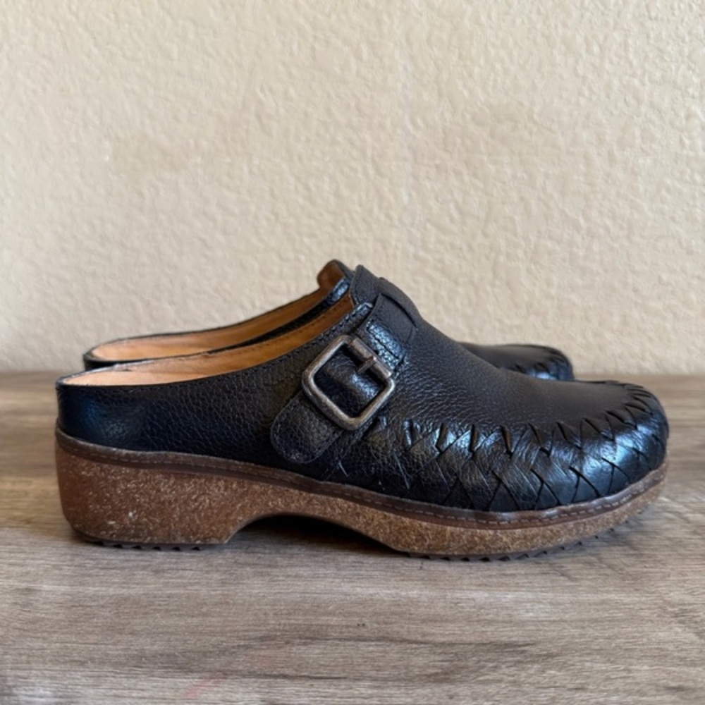 Brioso Jordyn Braided Leather Clogs womens size 7